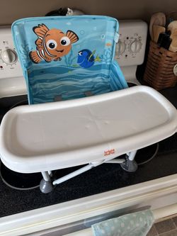 Bright Starts Finding Nemo Pop ‘N Sit