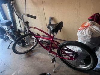 Great condition located in San Clemente