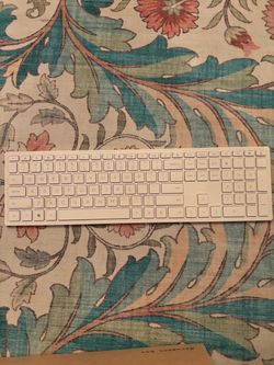 HP Full-Size Wireless Keyboard White