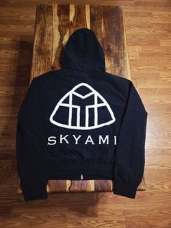 Seventy Seven Studios Men's Black "SKYAMI" Hooded Windbreaker. Size Large