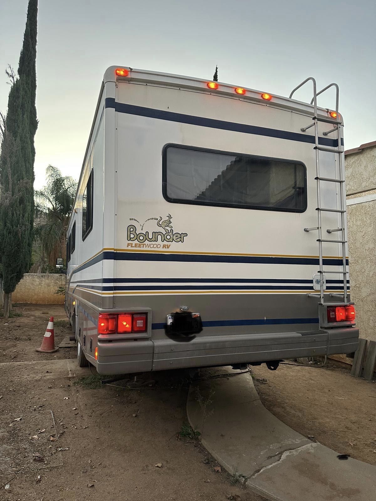 2000 Fleetwood Bounder