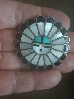Vintage Native American, Zuni Sun face Sterling Silver Pin.