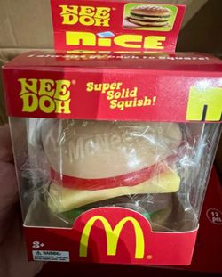McNeedoh Cheeseburger Squishy