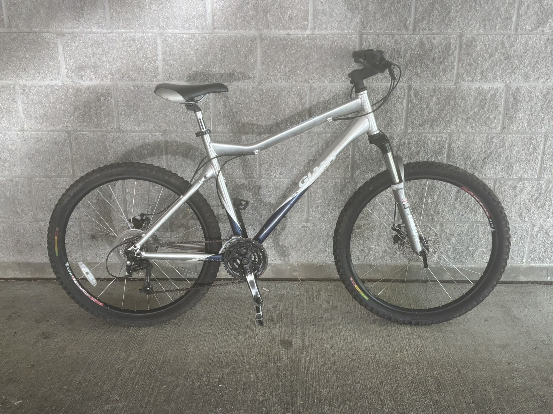 Giant Yukon fat tire mountain bike