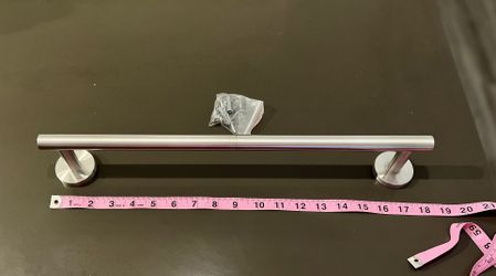 18" Towel Bar - NEW