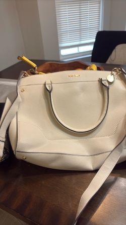 Woman purse