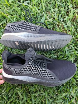 Mens Pumas size 12