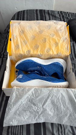 Under Armour Curry Low-Top Sneakers