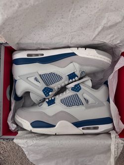 Jordan 4 - Military Blue