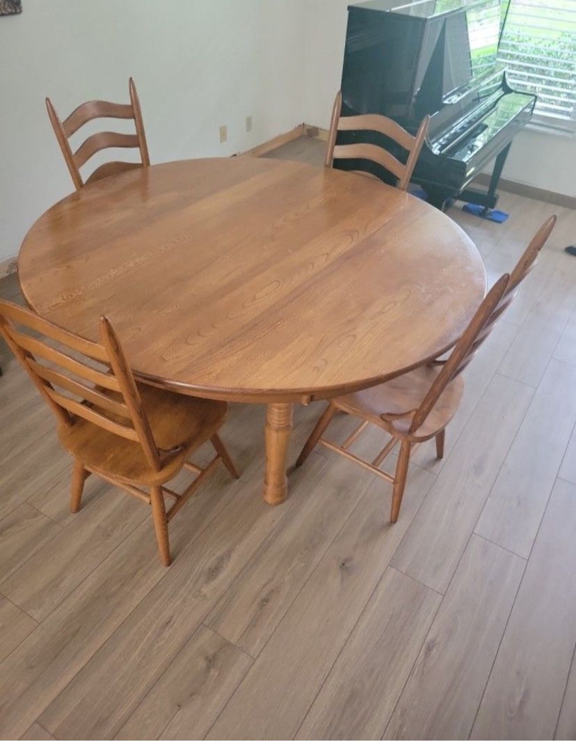 Round Wooden Table With 4 Chairs
