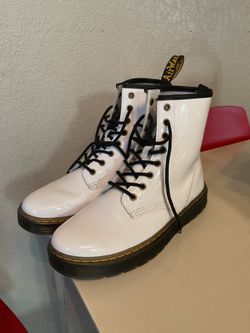 Unisex Doc Martens 9M /10W -Turlock