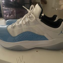 Jordan 11 Cmft Low  University Blue 