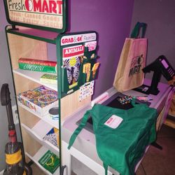 Fresh Mart Cashier Stand