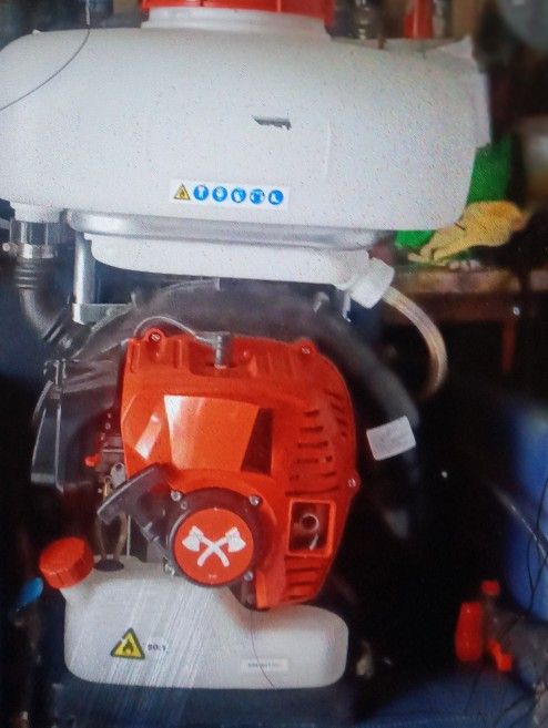 Tomahawk 5 Gallon Gas Backpack Sprayer NEW