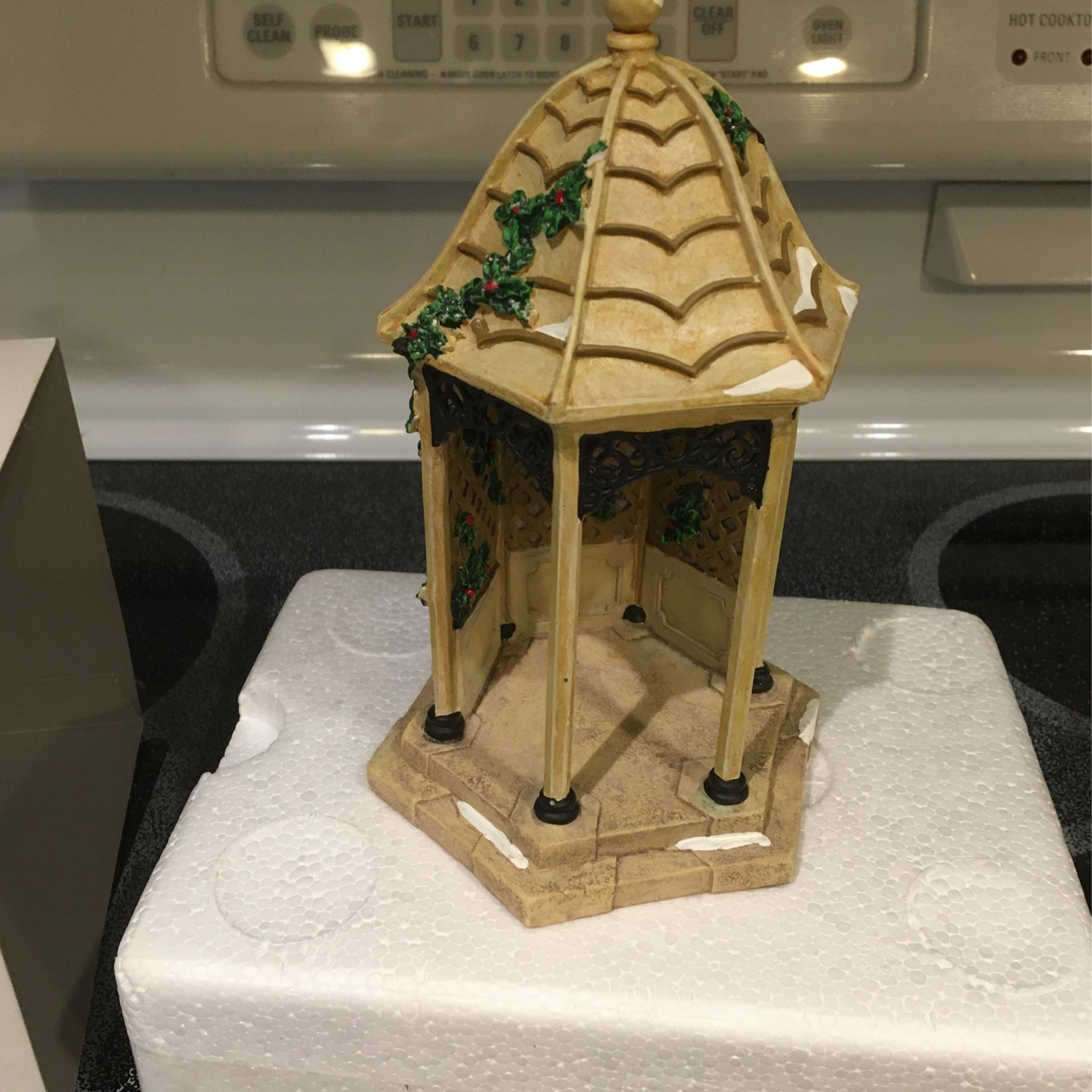 Dept56 Village gazebo