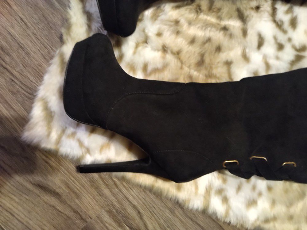 Size 8 1/2 Heeled Tall Boots