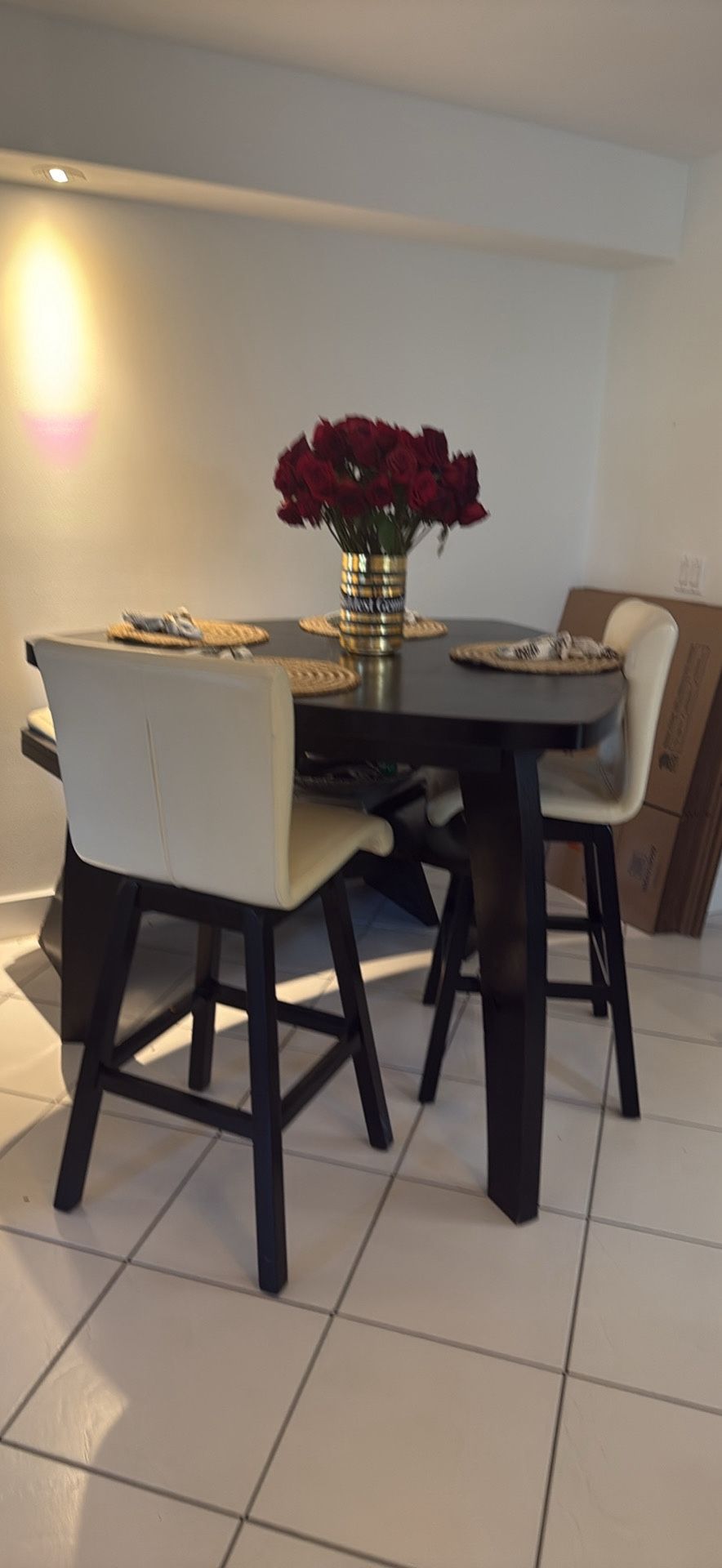 Dinning Table And Chairs
