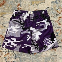ERIC EMANUEL SHORTS SIZE MEDIUM 