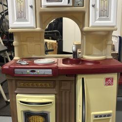 Play Kitchen For Kids (Step 2) 