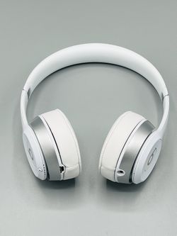 Beats Solo2 Wireless Headphones 