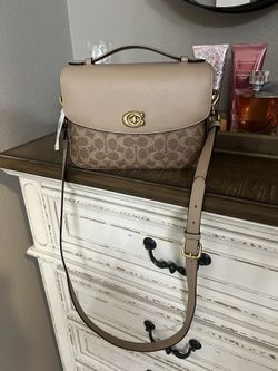 Brand New Coach Cassie 