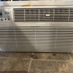 Frigidaire Air Conditioner 10,000 btu. Read Below Before Contacting Me !!