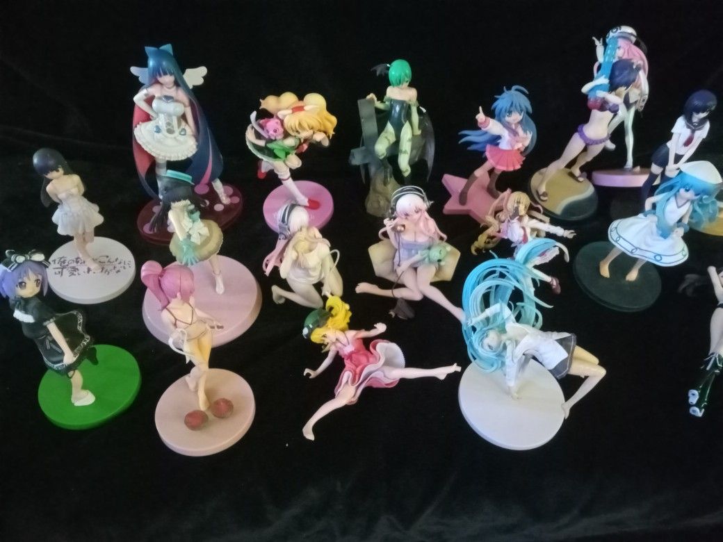 ANIME FIGURES COLLECTION OF 20
