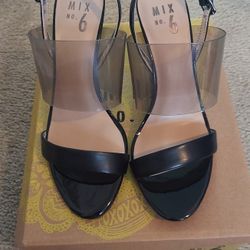 WOMEN SHOES SIZE 8