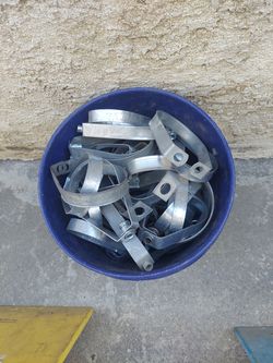 Pipe brackets