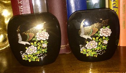 2 Antique Japanese vases