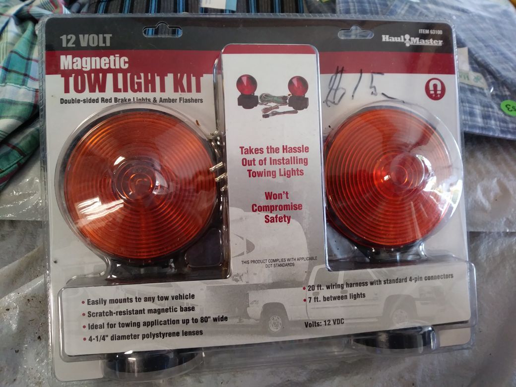 Magnetic tow lights