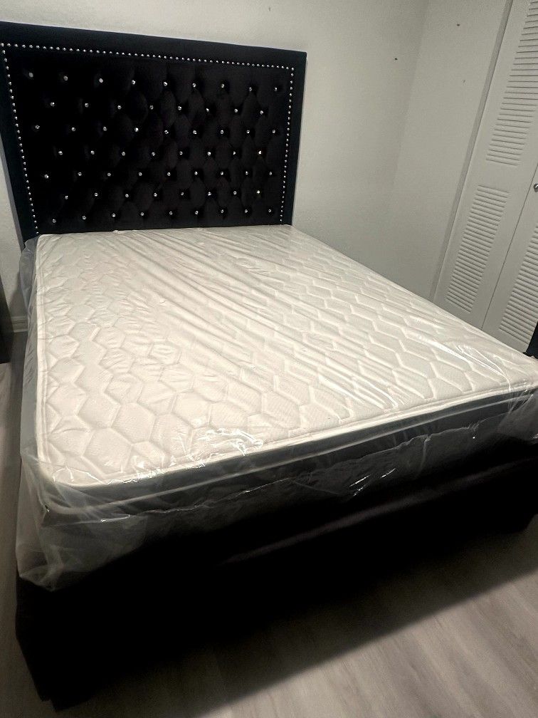 Bedroom Queen Bed Black Velvet