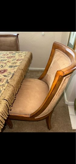 Kreiss  dinning room set.  Four chairs .