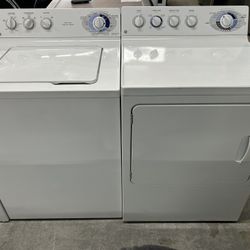 Matching King Size Capacity Washer Dryer Set 