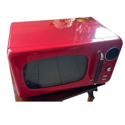 Retro Countertop Microwave - Red