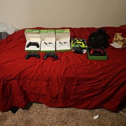 Xbox Controllers 