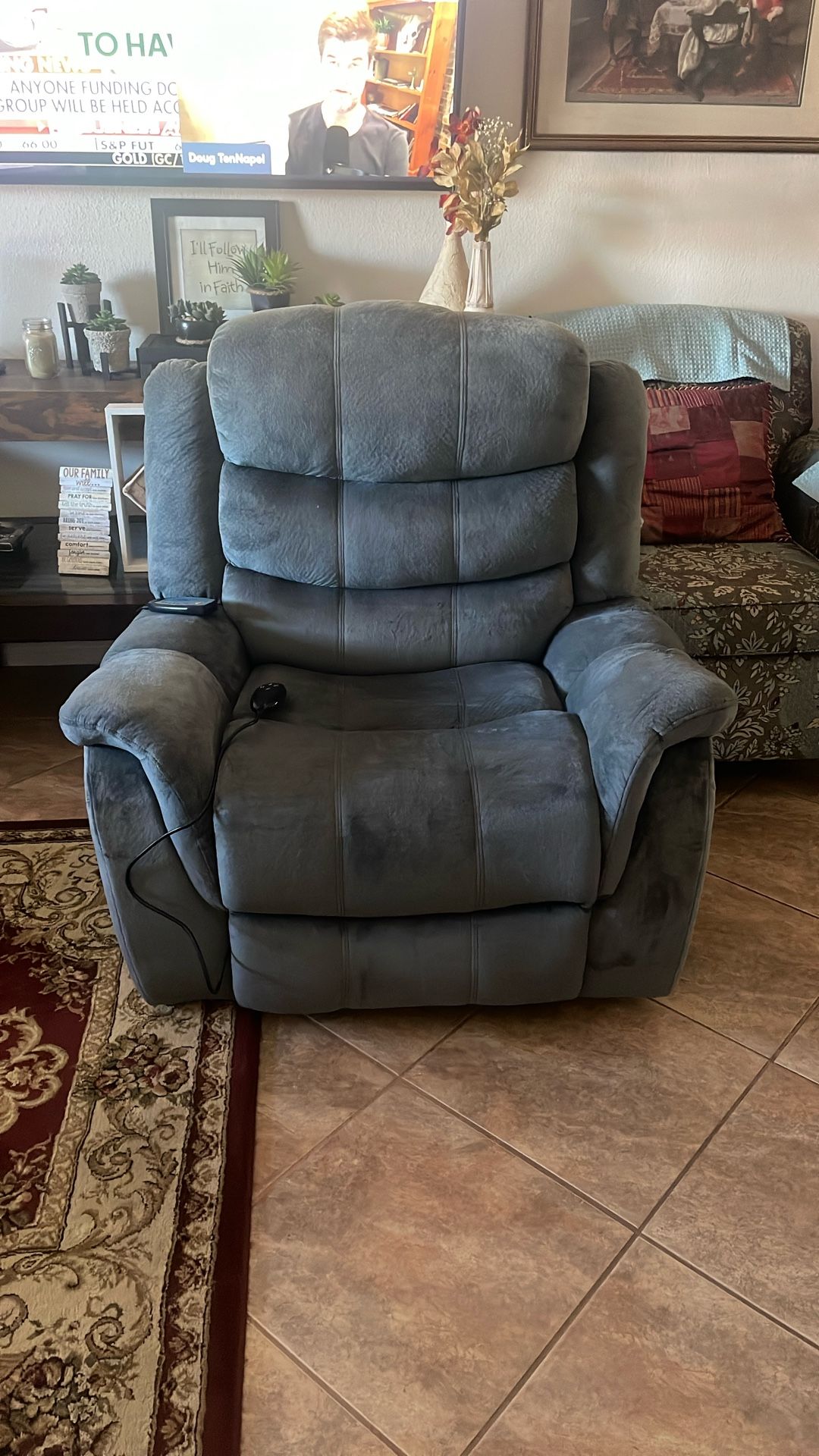 Large Power Lift Recliner 