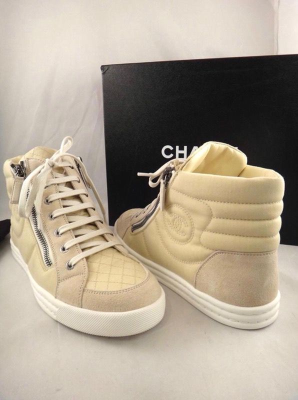 CHANEL SHOES SIZE 8 WOMEN for Sale in Los Angeles, CA - OfferUp