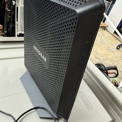 Netgear AC1900 Wifi Cable modem Router C7000