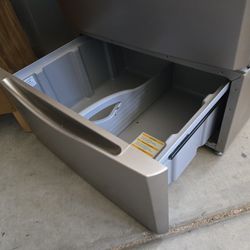 Two Washer/Dryer Pedestals 