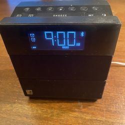 Soundfreaq Sound Rise SFQ 08 Bluetooth Wireless Speaker With Alarm Clock Radio