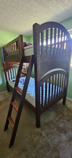 Bunk bed