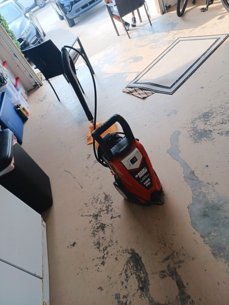 Black and Decker 1900 PSI  Pressure Washer 