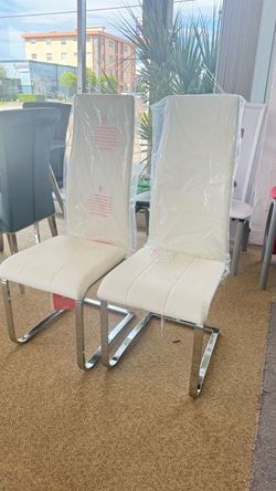 2 Sillas de Comedor /  2 Dining Chairs