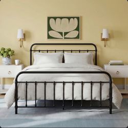Niles Metal Bed brand new QUEEN SIZE BED ( bed only NO MATTRESS)