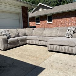 Light Gray 3 Piece Sectional - Free Delivery 