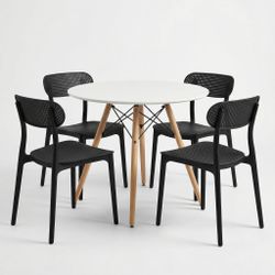 Homy Casa 5PC CHAD Dining Table Set 31.5" Matte White Dining Table with 4 GADGETBLOKE Black Durable PP Dining Chairs