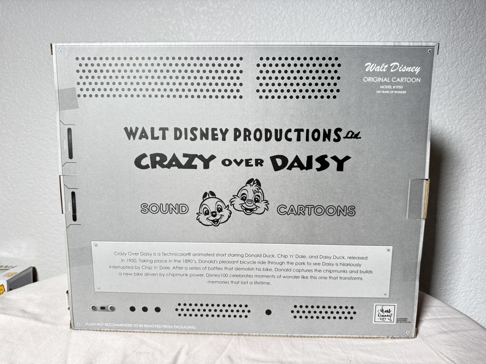 Disney 100 Crazy Over Daisy Donald Duck Figurine Limited Edition New in Box