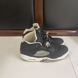 Size 13 - Jordan 5 Retro Mid Oreo