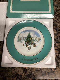 Avon Christmas plate from 1978